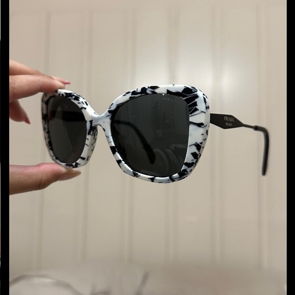 Prada Black and White Sunglasses - Picture 5 of 7